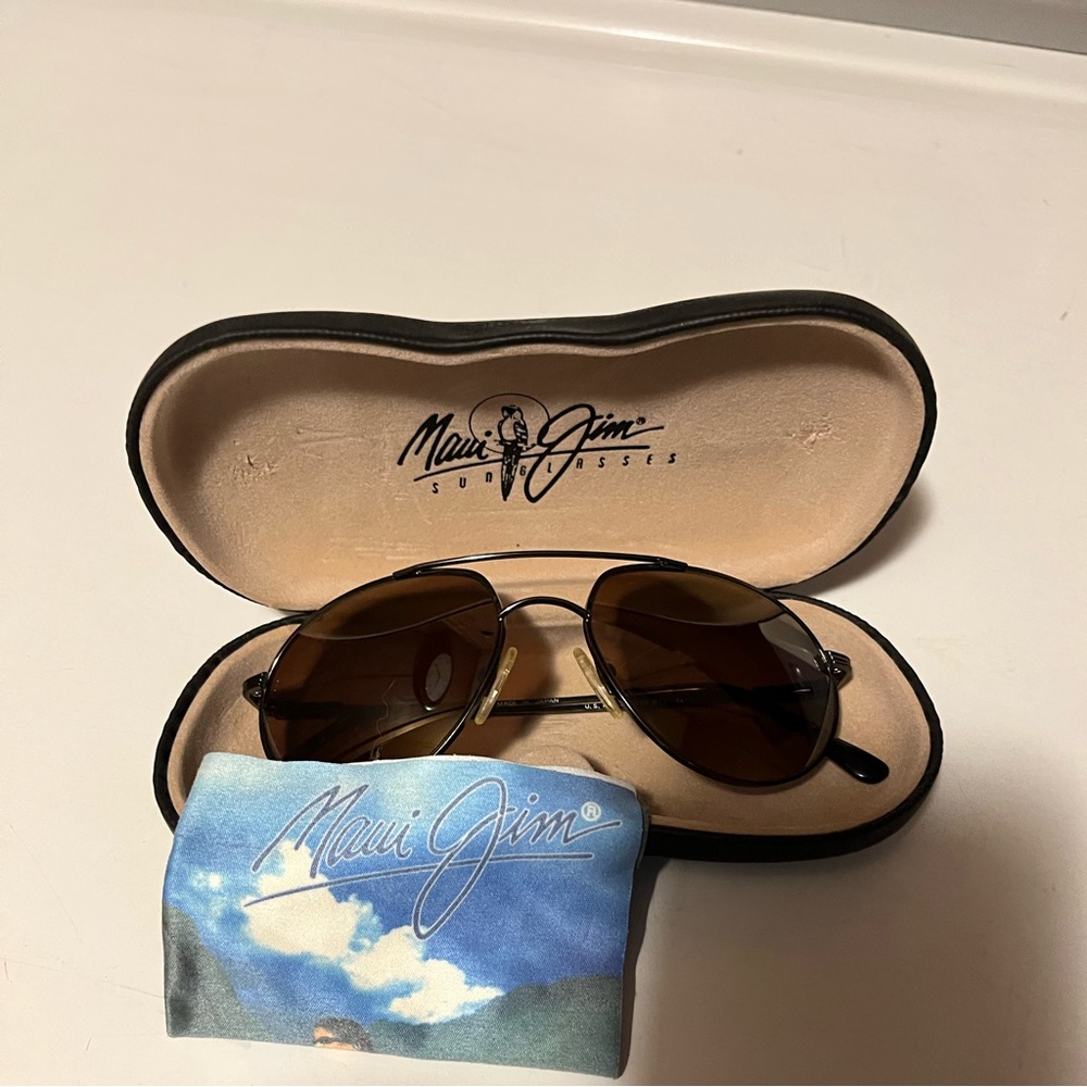 Maui Jim MJ 106-02, barely worn, no scratches